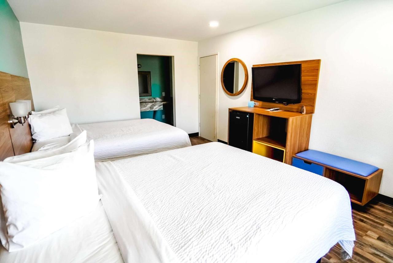 Motel Beyond Downtown 3*
